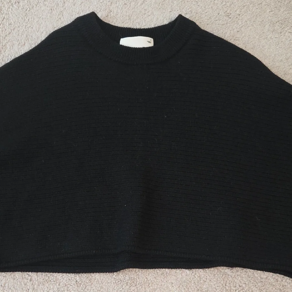 Wilfred Free Aritzia Black Cropped Sweater - Picture 5 of 13
